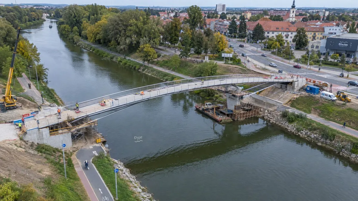 Ilustrační foto: Břeclav staví lávku přes Dyji. Cyklistům spojí město s trasami