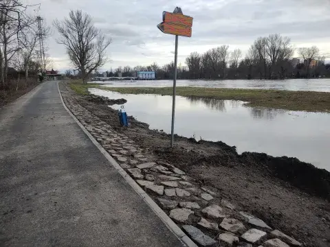 Labská cyklostezka