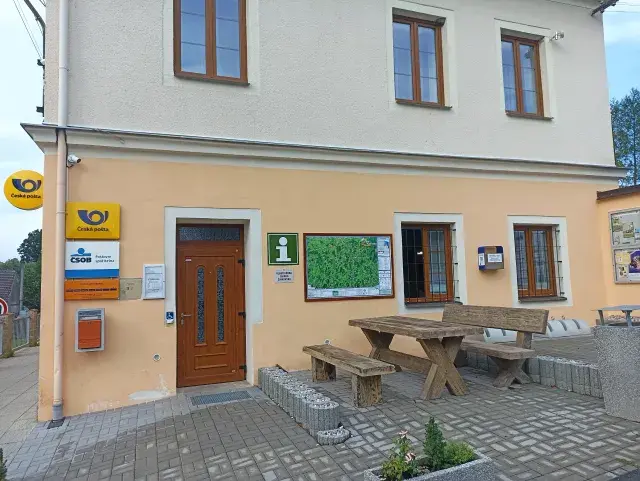 Úřad městyse Žinkovy — nabíjecí stanice elektrokol, Žinkovy (foto 1)