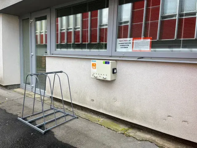 Infocentrum Humpolec — nabíjecí stanice elektrokol, Humpolec (foto 1)