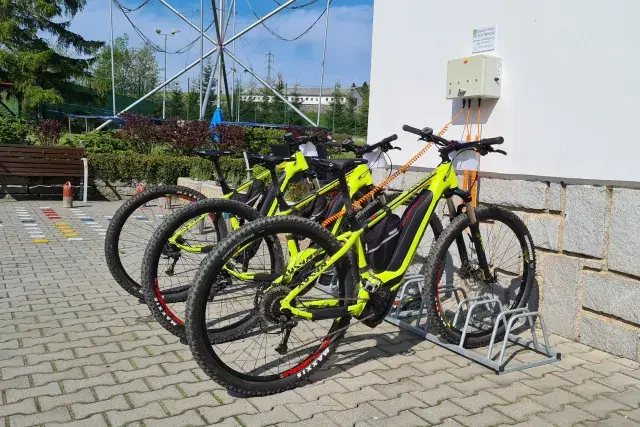 Skiland Ostružná — nabíjecí stanice elektrokol, Ostružná (foto 2)