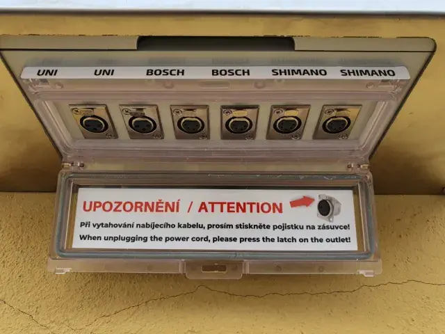 Muzeum Plasy — nabíjecí stanice elektrokol, Plasy (foto 3)