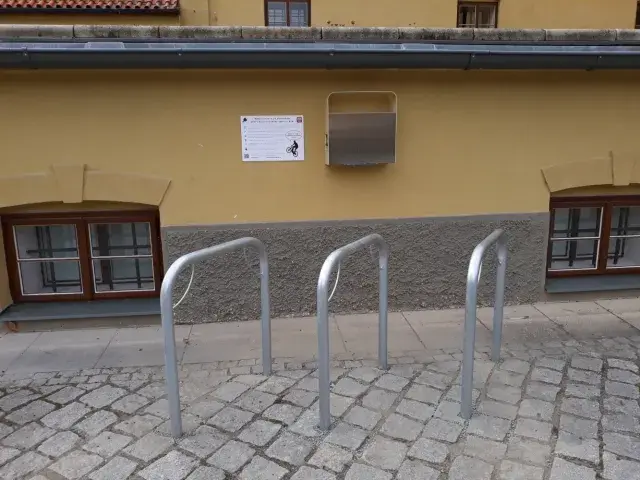Muzeum Plasy — nabíjecí stanice elektrokol, Plasy (foto 1)