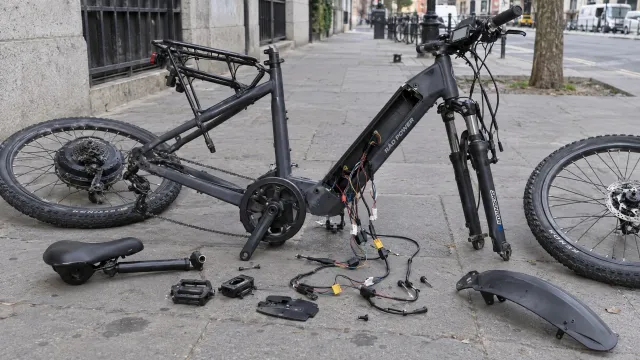 Ilustrační foto: Zloděj v Plzni rozebral elektrokolo. Jak předejít krádeži baterie?