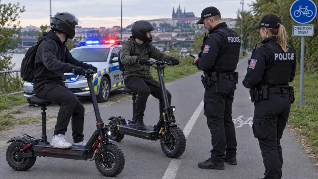 Ilustrační foto: Výkonné elektrokoloběžky dostaly dva jezdce do problémů s policií