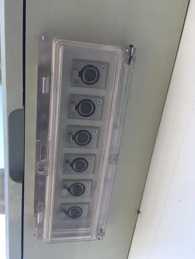 Informační centrum Lesná — nabíjecí stanice elektrokol, Lesná (foto 2)