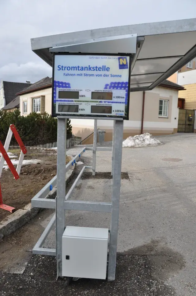 Hauptstrasse Allentsteig — nabíjecí stanice elektrokol (foto 1)