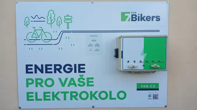 Lidová Zahrada — nabíjecí stanice elektrokol, Varnsdorf (foto 2)