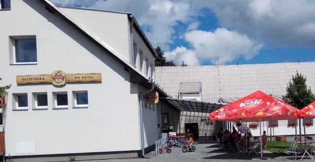 Městský úřad Senomaty — nabíjecí stanice elektrokol, Senomaty (foto 3)