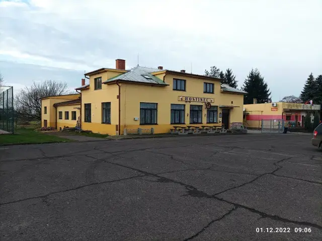Hospoda Slavhostice — nabíjecí stanice elektrokol, Slavhostice (foto 2)