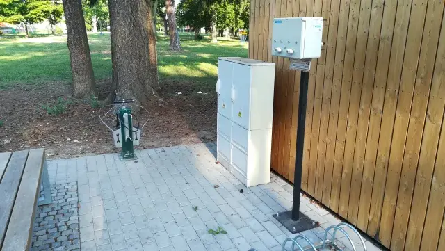 Kolářovy sady — nabíjecí stanice elektrokol, Prostějov (foto 2)