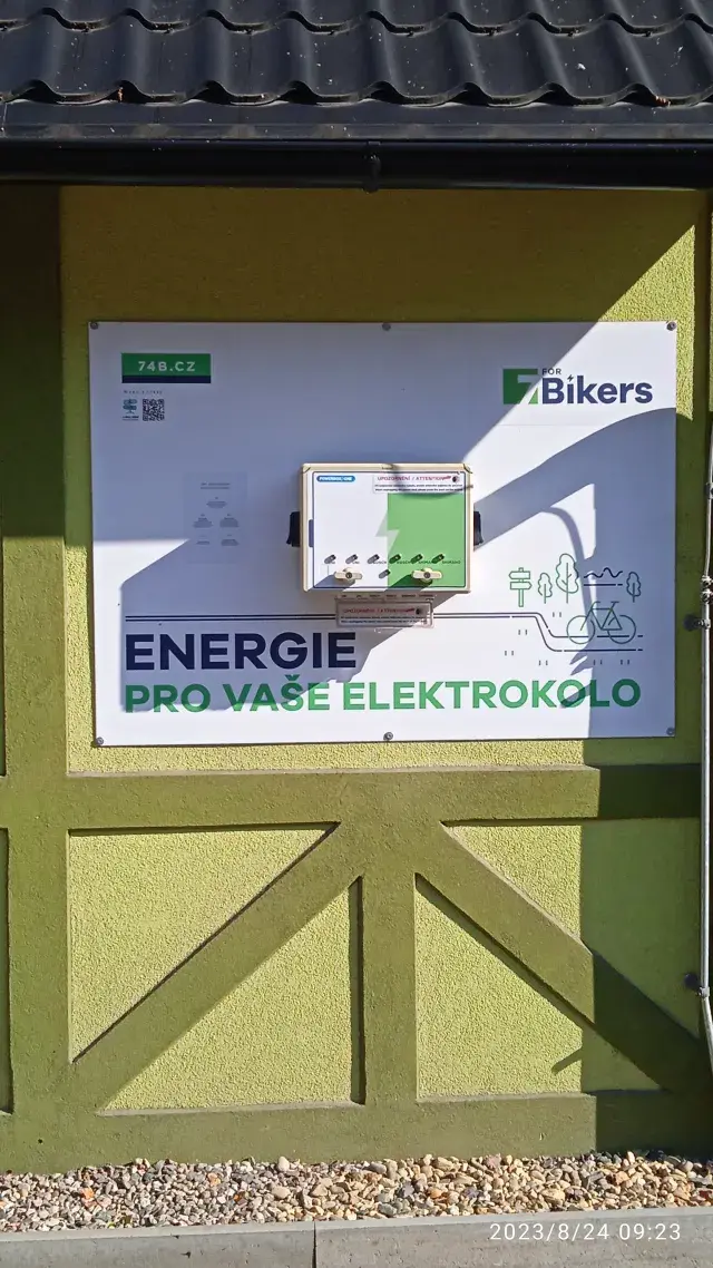 Turistické informační centrum — nabíjecí stanice elektrokol, Dolní Chřibská (foto 3)