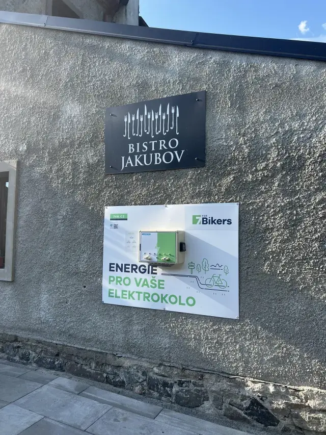 Statek Jakubov — nabíjecí stanice elektrokol, Vojkovice (foto 2)