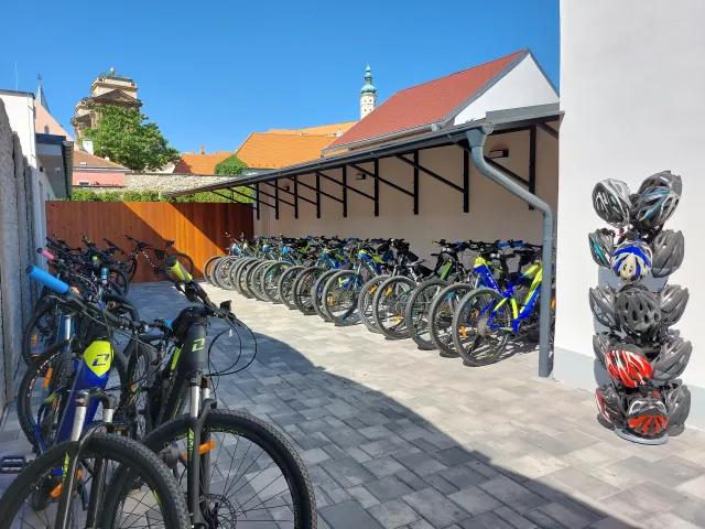Mikolovna - Půjčovna elektrokol & kol — nabíjecí stanice elektrokol, Mikulov (foto 3)