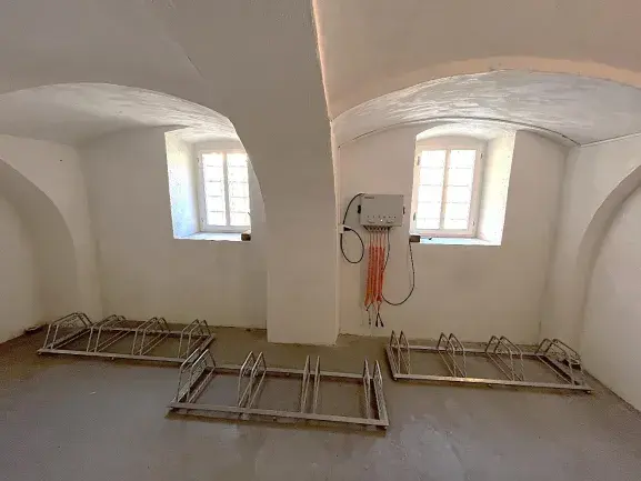 TIC Boskovice — nabíjecí stanice elektrokol, Boskovice (foto 1)