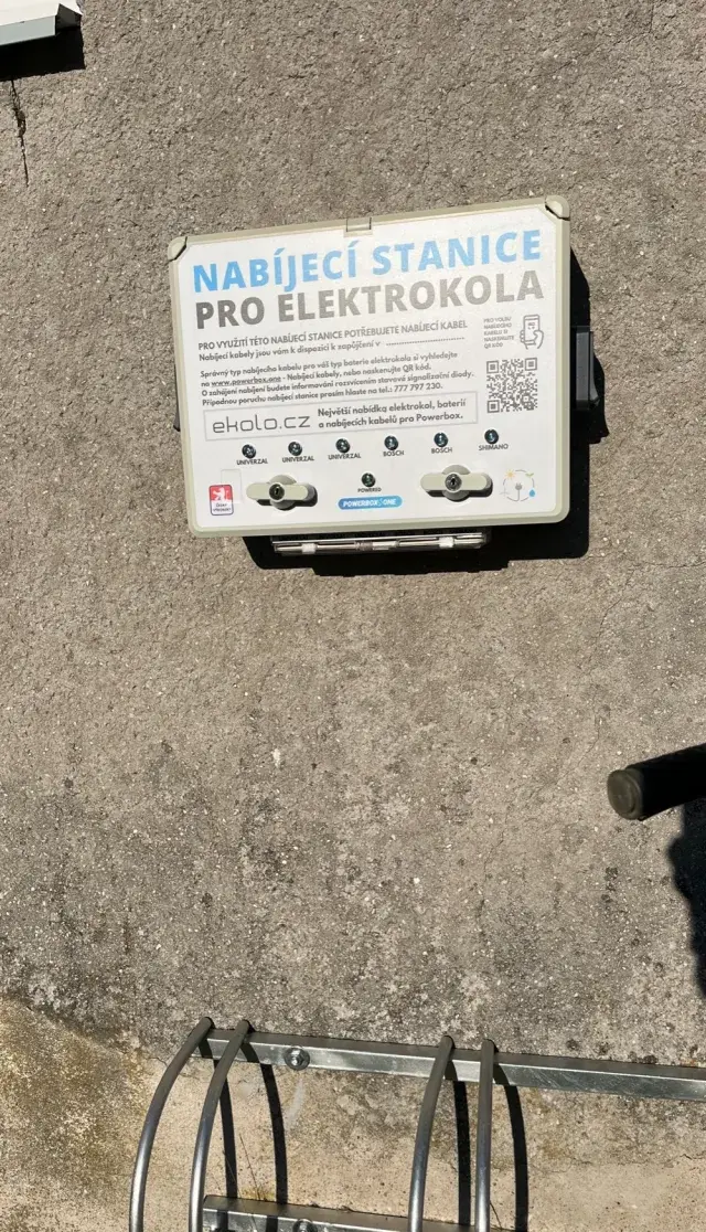 Plačkov — nabíjecí stanice elektrokol, Humpolec (foto 1)