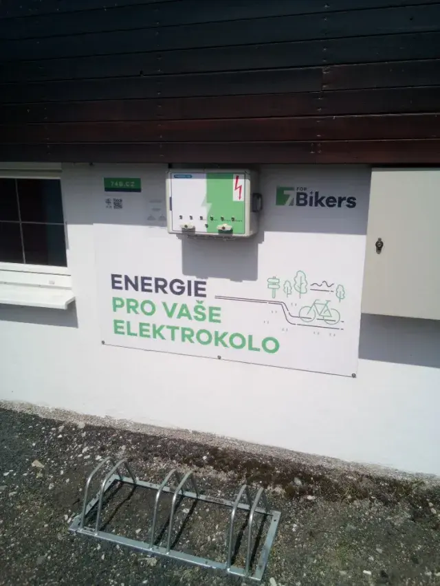 Penzion Heller — nabíjecí stanice elektrokol, Abertamy (foto 2)