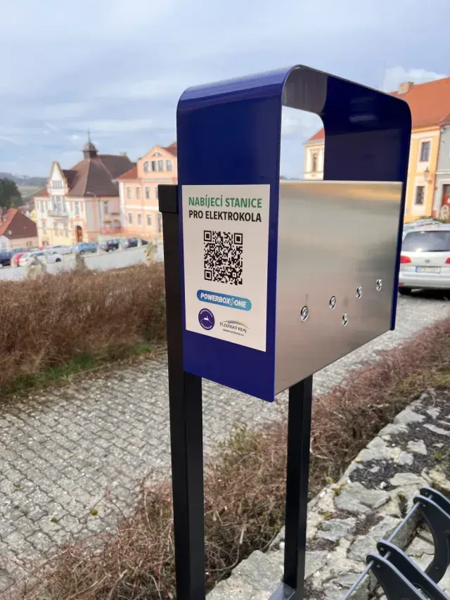 Informační centrum Nepomuk — nabíjecí stanice elektrokol, Nepomuk (foto 1)